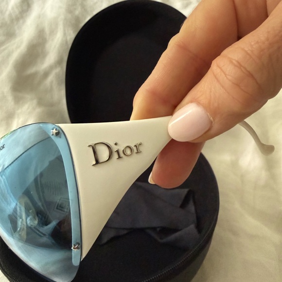 Iconic Dior ski wrap sunglasses in case. Pristine. Sleek Blue Tinted Visor - Picture 6 of 8